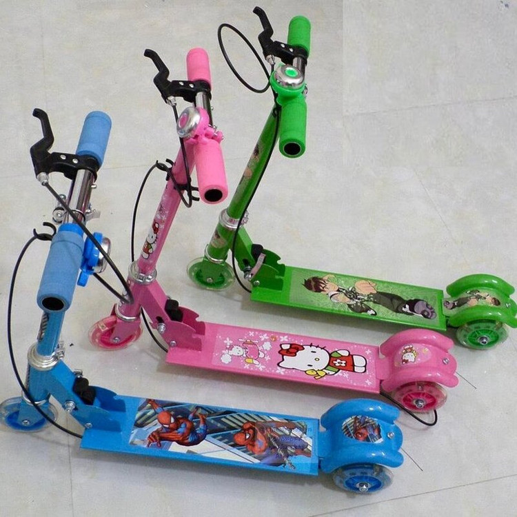 اسکوتر چراغدار ۲ تا ۶ سال