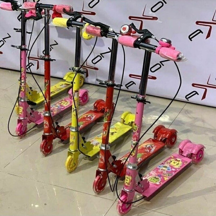 اسکوتر چراغدار ۲ تا ۶ سال